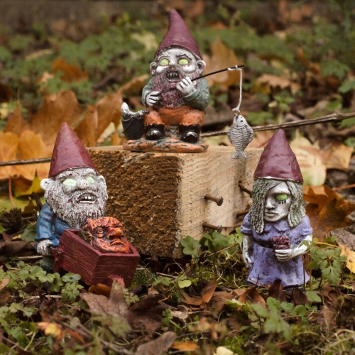 Thumbs Up Germany Mini Zombie Gartenzwerge 3er Set