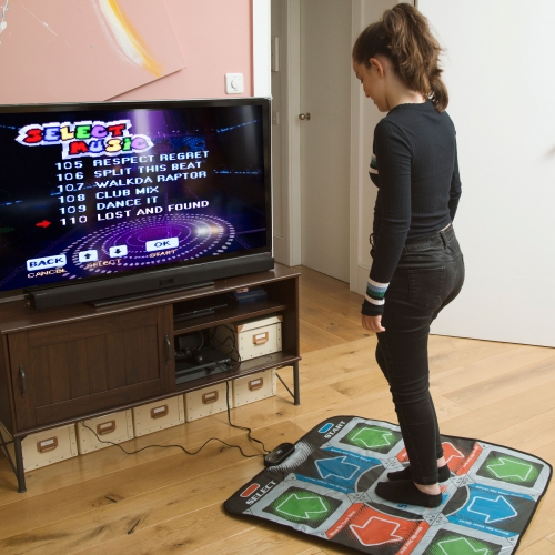 ORB - Retro Dance Mat (incl. 110 songs, 9 stages, 10 characters)